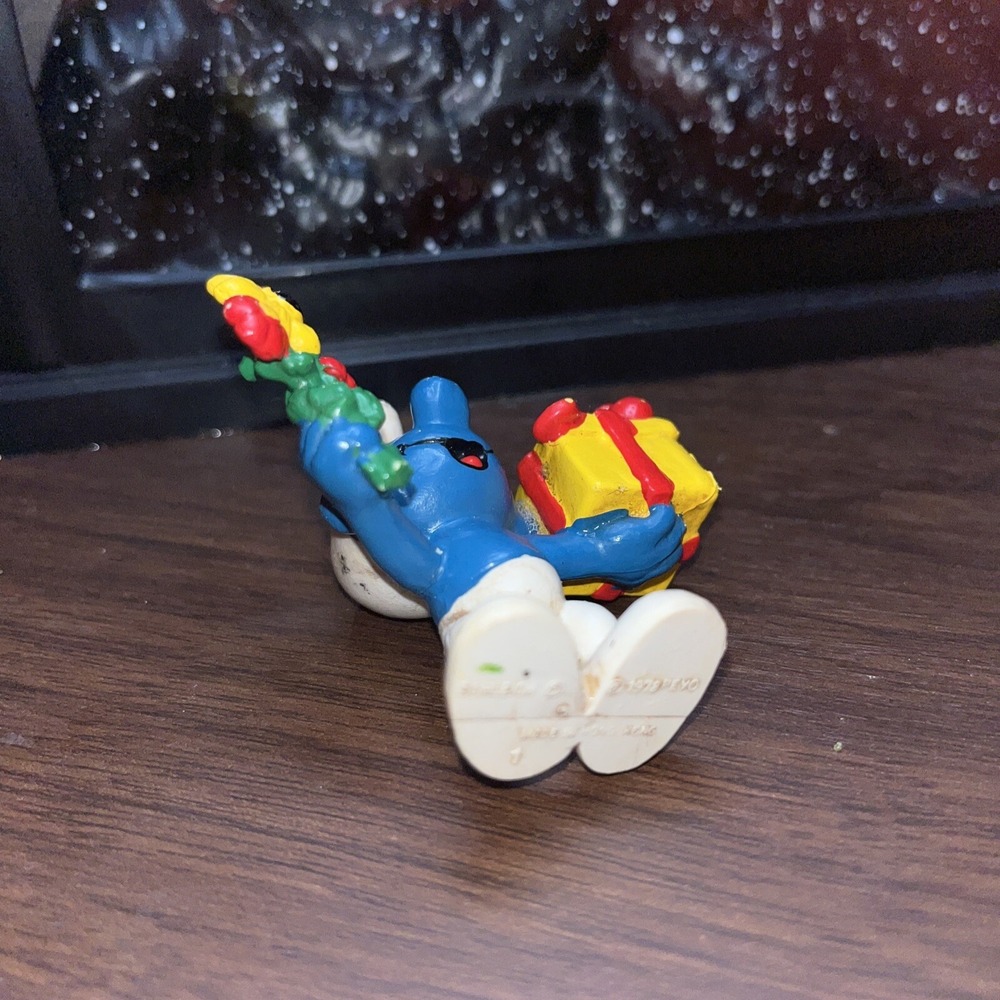 Smurf with Flowers and Gift Vintage Toy‎ 1978 Figure PEYO Schleich - Picture 5 of 5